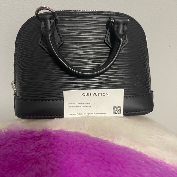 Lv used 1 time. Look brand new. - Picture 2 of 3